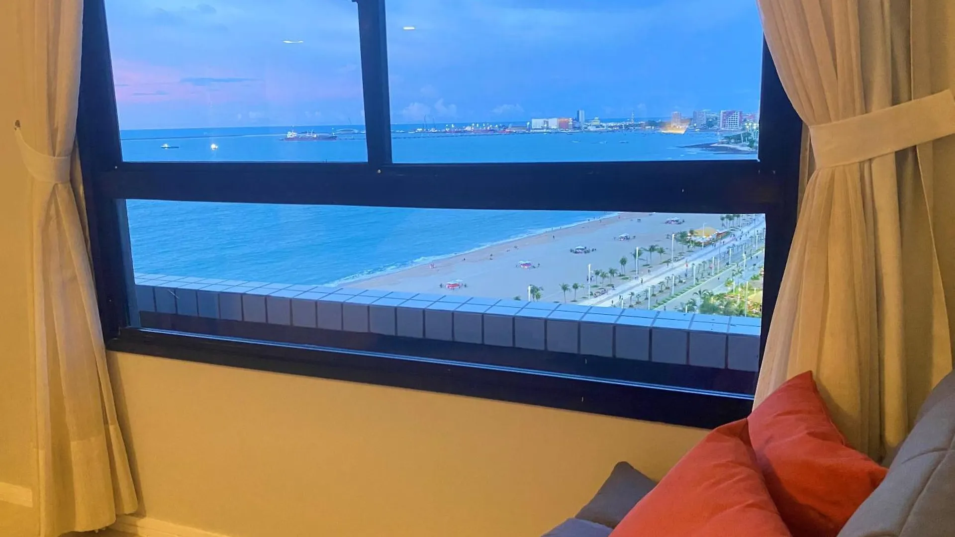 Hotel Na Beira Mar De Fortaleza - Vista Mar 4*, 포르탈레자 브라질